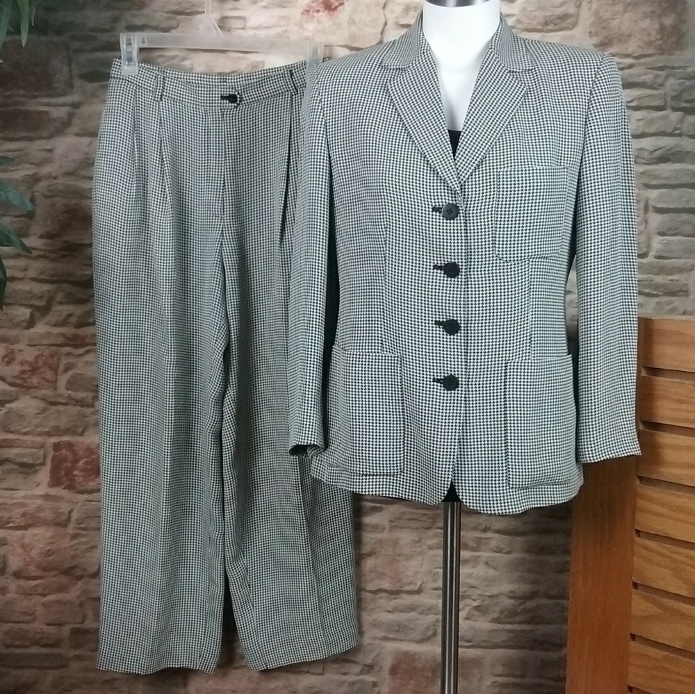 Classic Liz Claiborne Suit Houndstooth Fully Lined